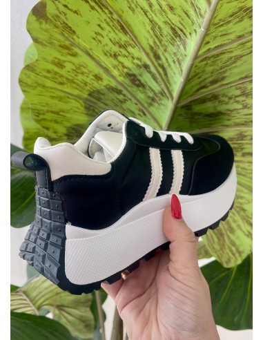 Deportivas ZYZA negra