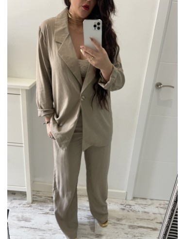 Traje LINNO