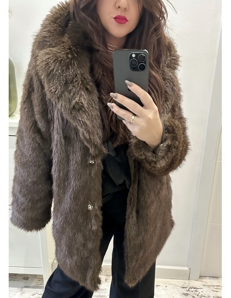 Abrigos pelos brown