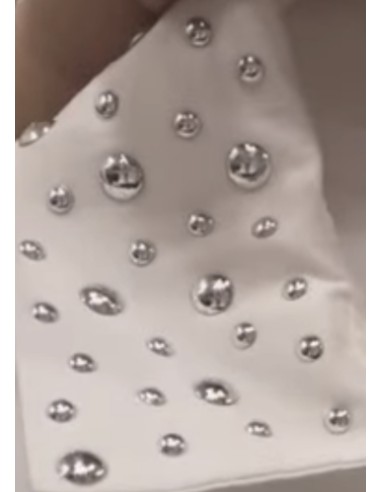 Camisa crop tachuelas