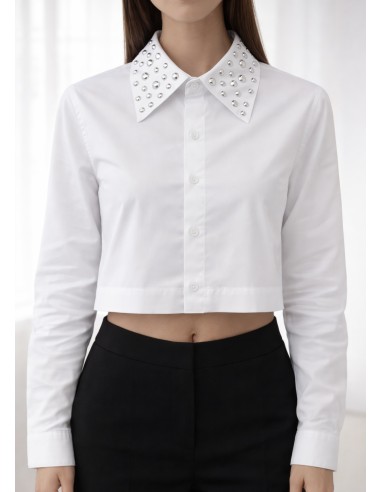 Camisa crop tachuelas